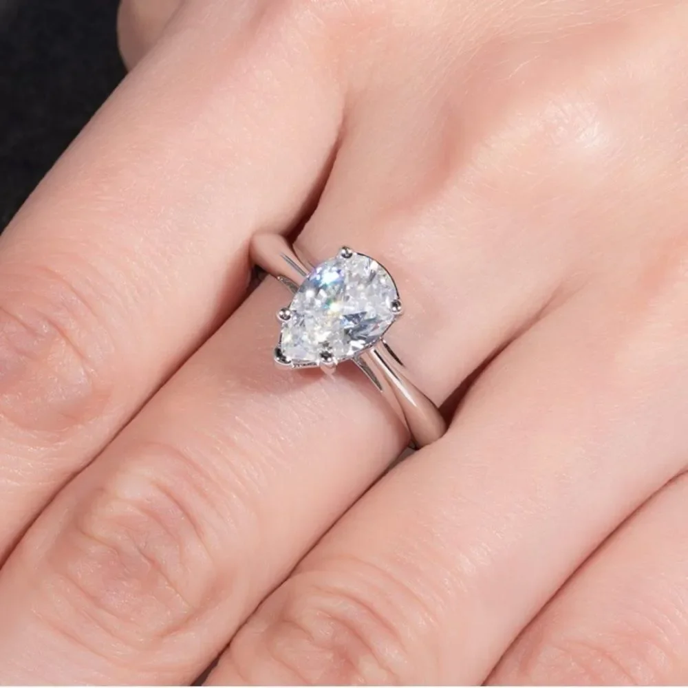 2.5 cttw Pear Moissanite Diamond Solitaire Ring